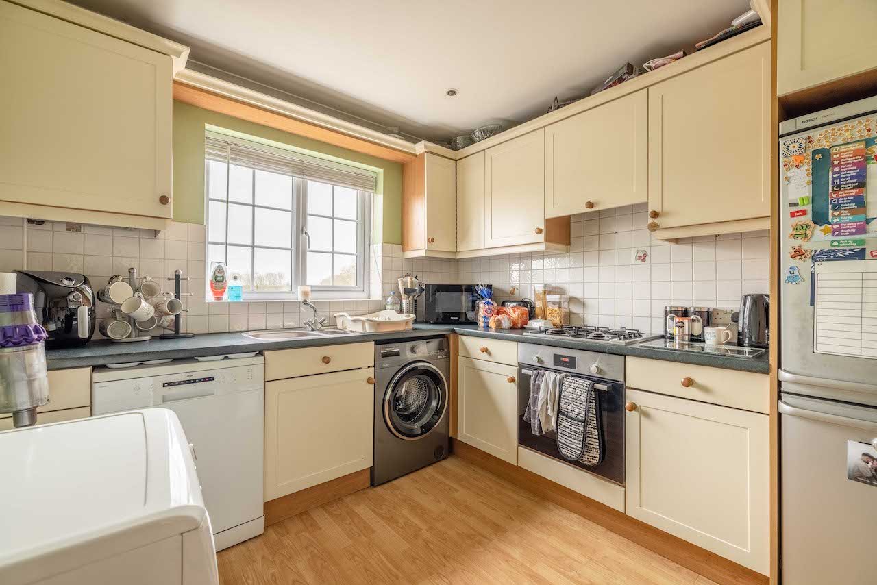 3 bed terraced house for sale in Market Lane, Iver  - Property Image 4