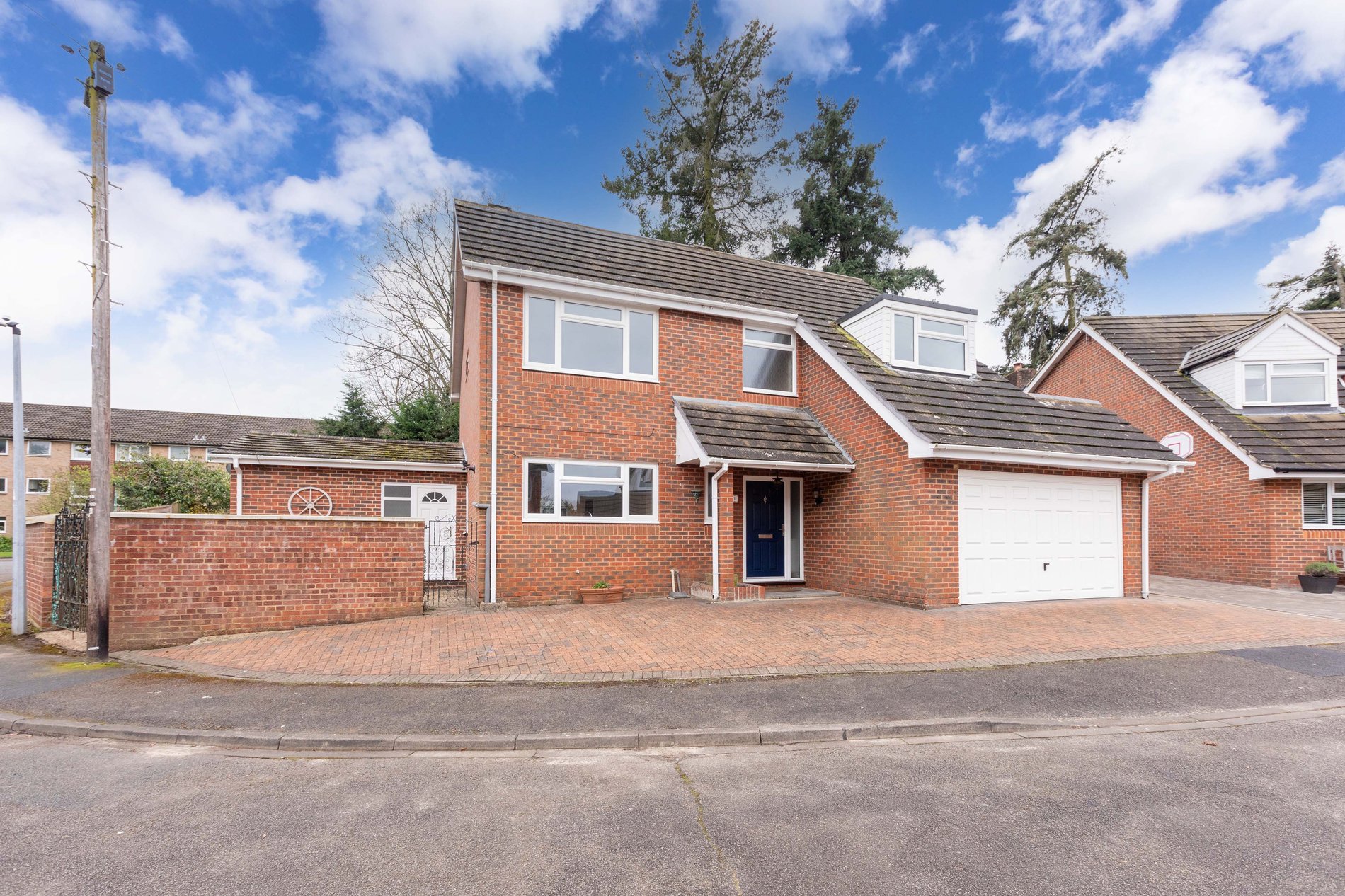 4 bed detached house for sale in Challow Court, Maidenhead  - Property Image 11