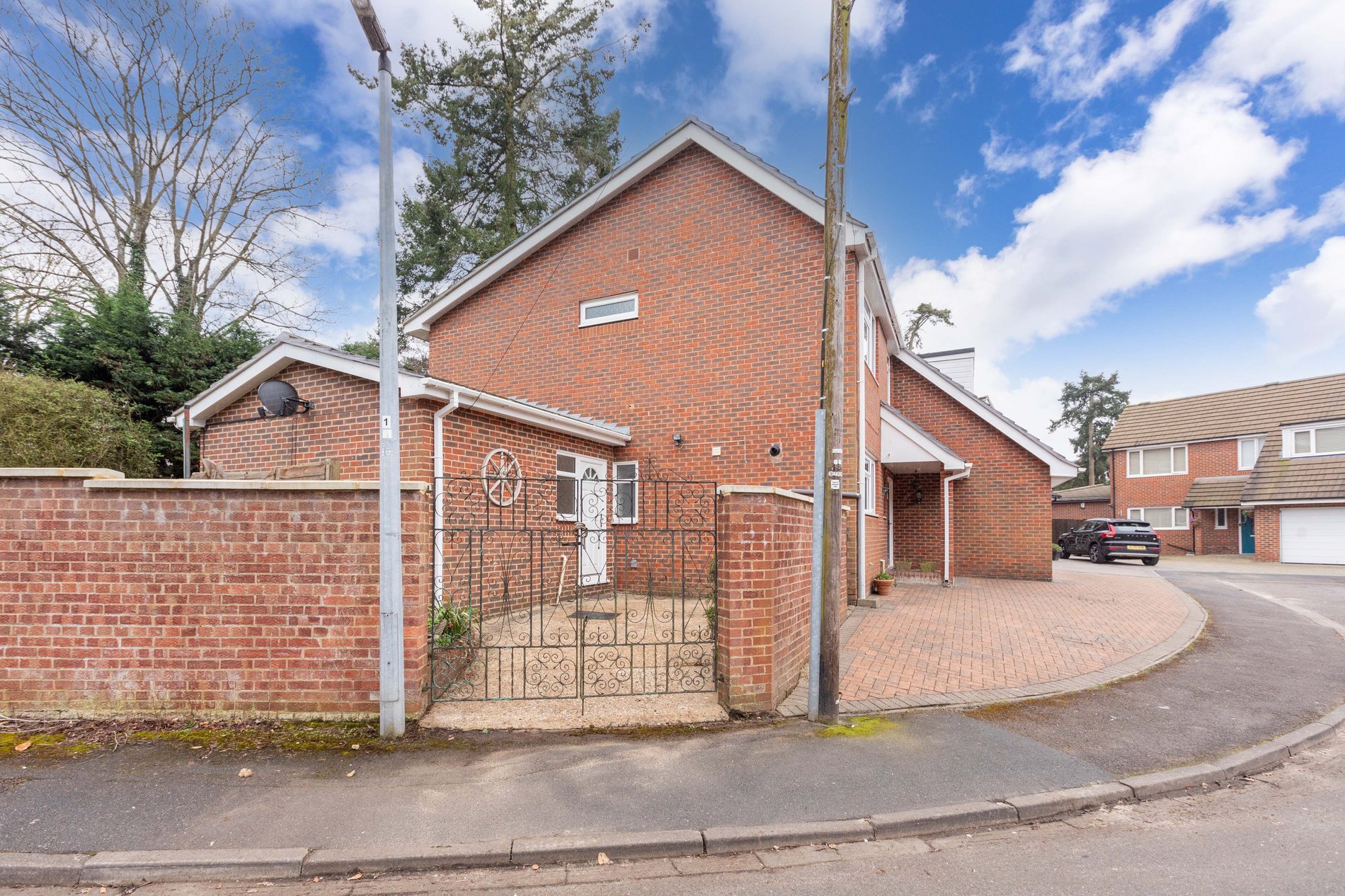 4 bed detached house for sale in Challow Court, Maidenhead  - Property Image 12