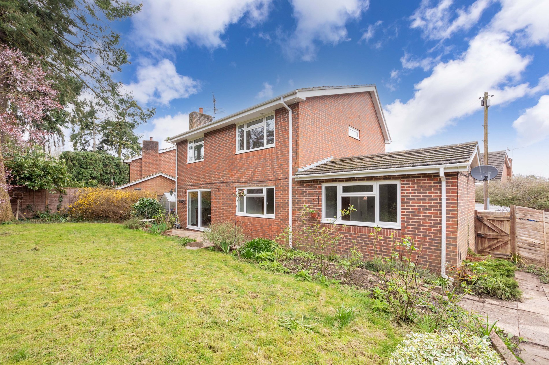 4 bed detached house for sale in Challow Court, Maidenhead  - Property Image 9