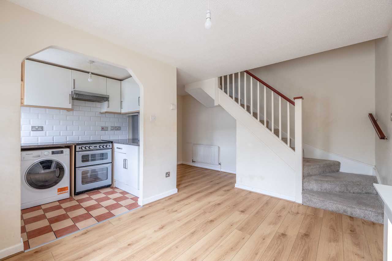 1 bed terraced house for sale in Albany Park, Colnbrook  - Property Image 2