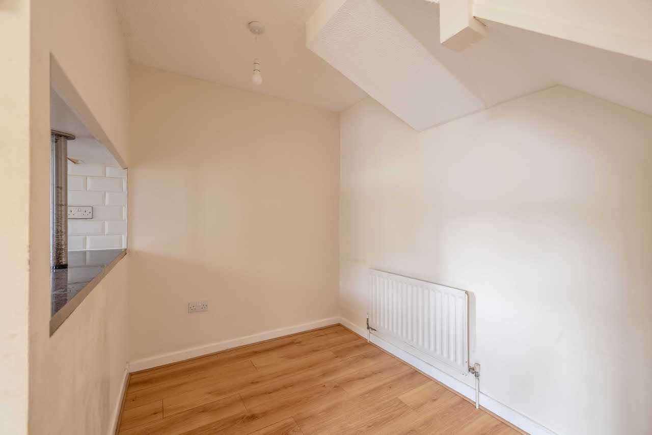 1 bed terraced house for sale in Albany Park, Colnbrook  - Property Image 4