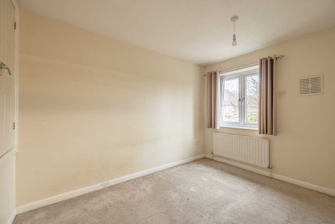 1 bed terraced house for sale in Albany Park, Colnbrook  - Property Image 8