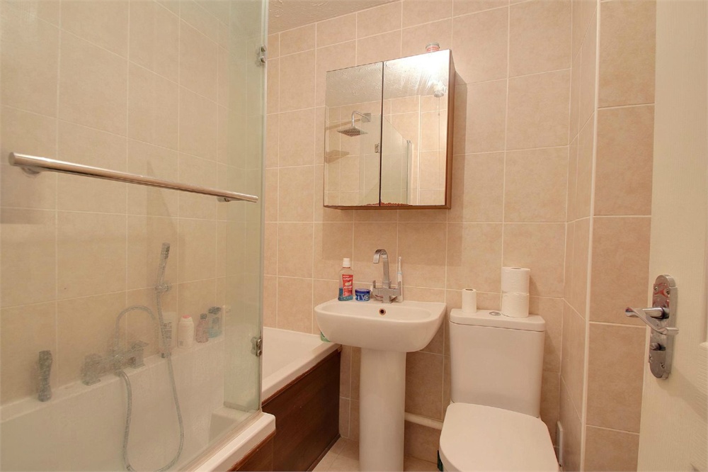 1 bed terraced house for sale in Penn Road, Datchet  - Property Image 6