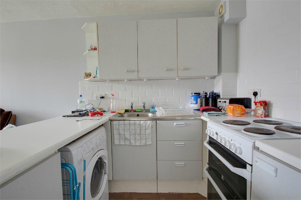 1 bed terraced house for sale in Penn Road, Datchet  - Property Image 3