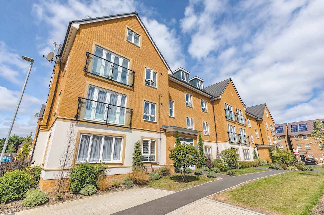 2 bed flat for sale in Kenyon Way, Langley - Property Image 1