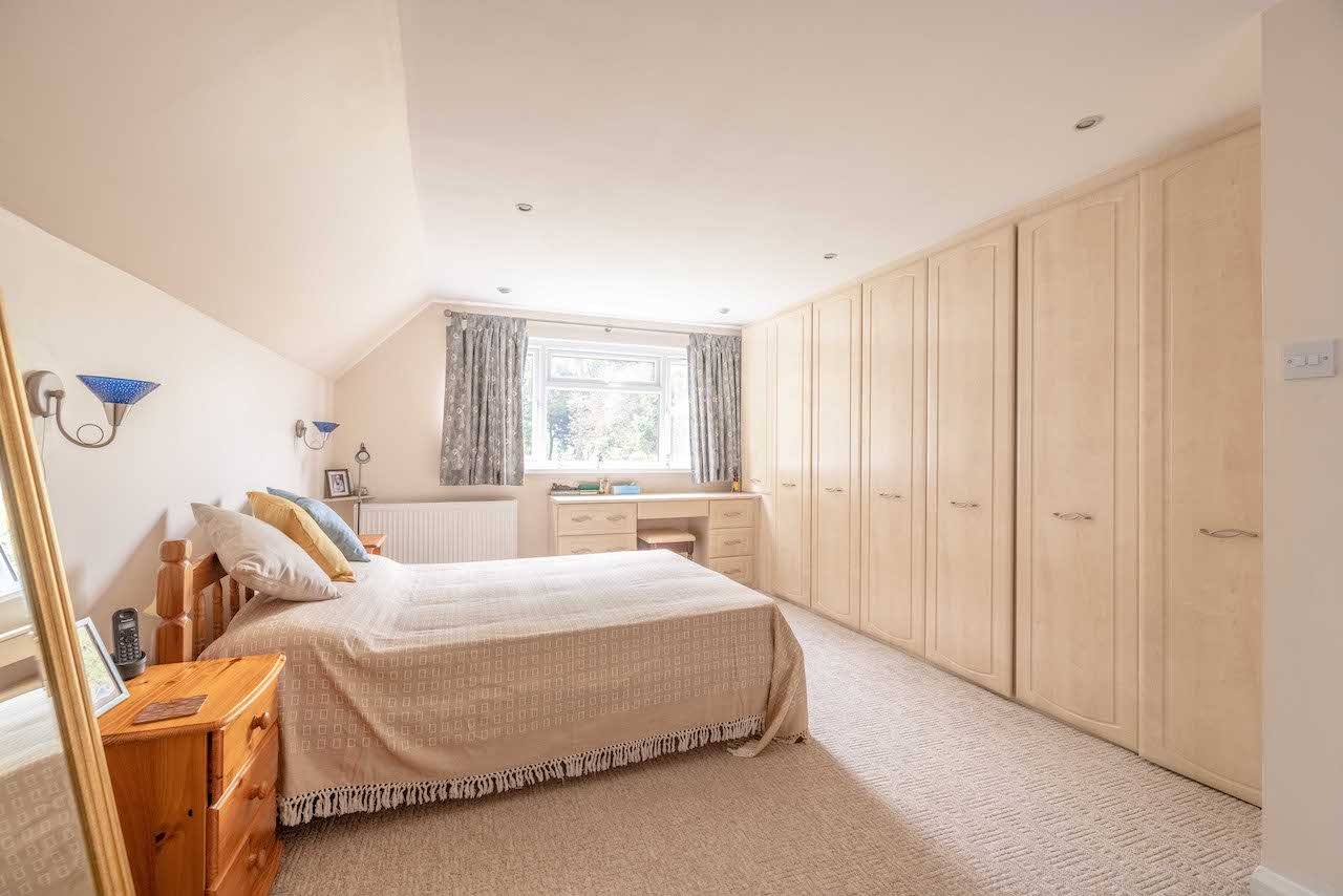 6 bed detached house for sale in Farnham Lane, Farnham Royal  - Property Image 18