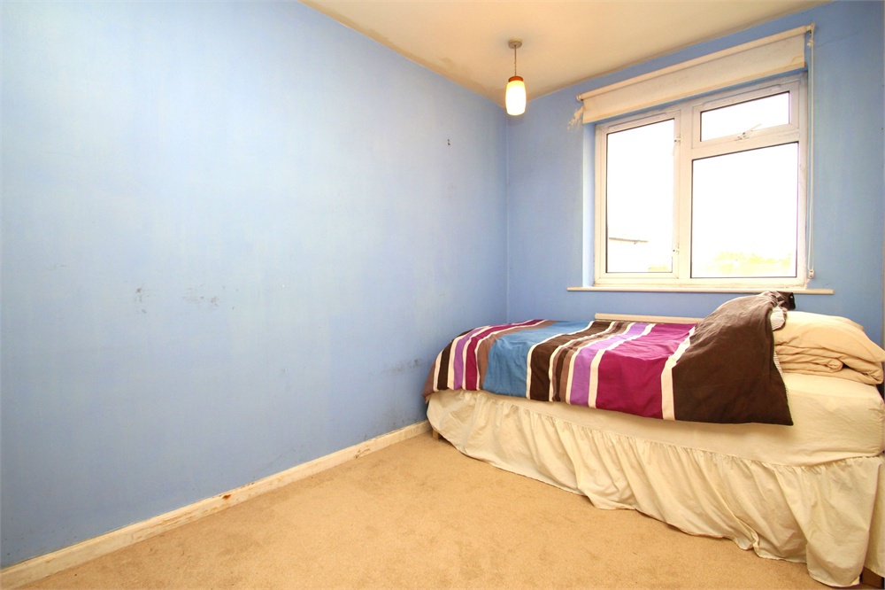 2 bed flat to rent in Laburnum Grove, Langley  - Property Image 9