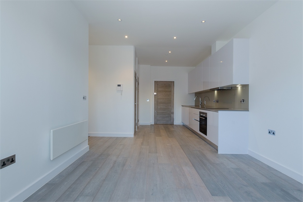 2 bed flat to rent in Bath Road, Slough  - Property Image 11