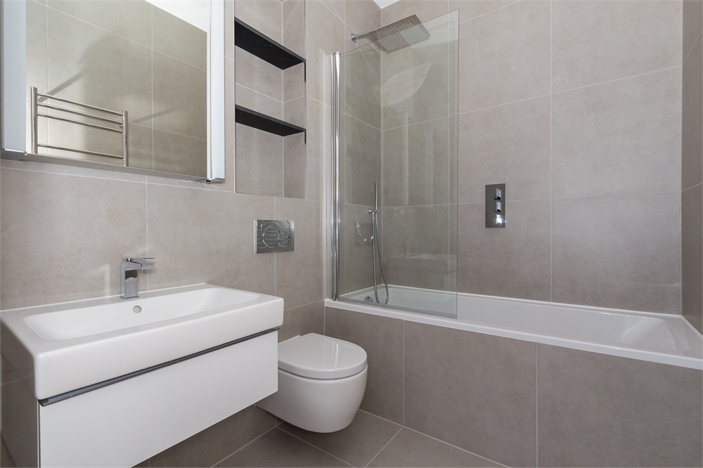 2 bed flat to rent in Bath Road, Slough  - Property Image 3