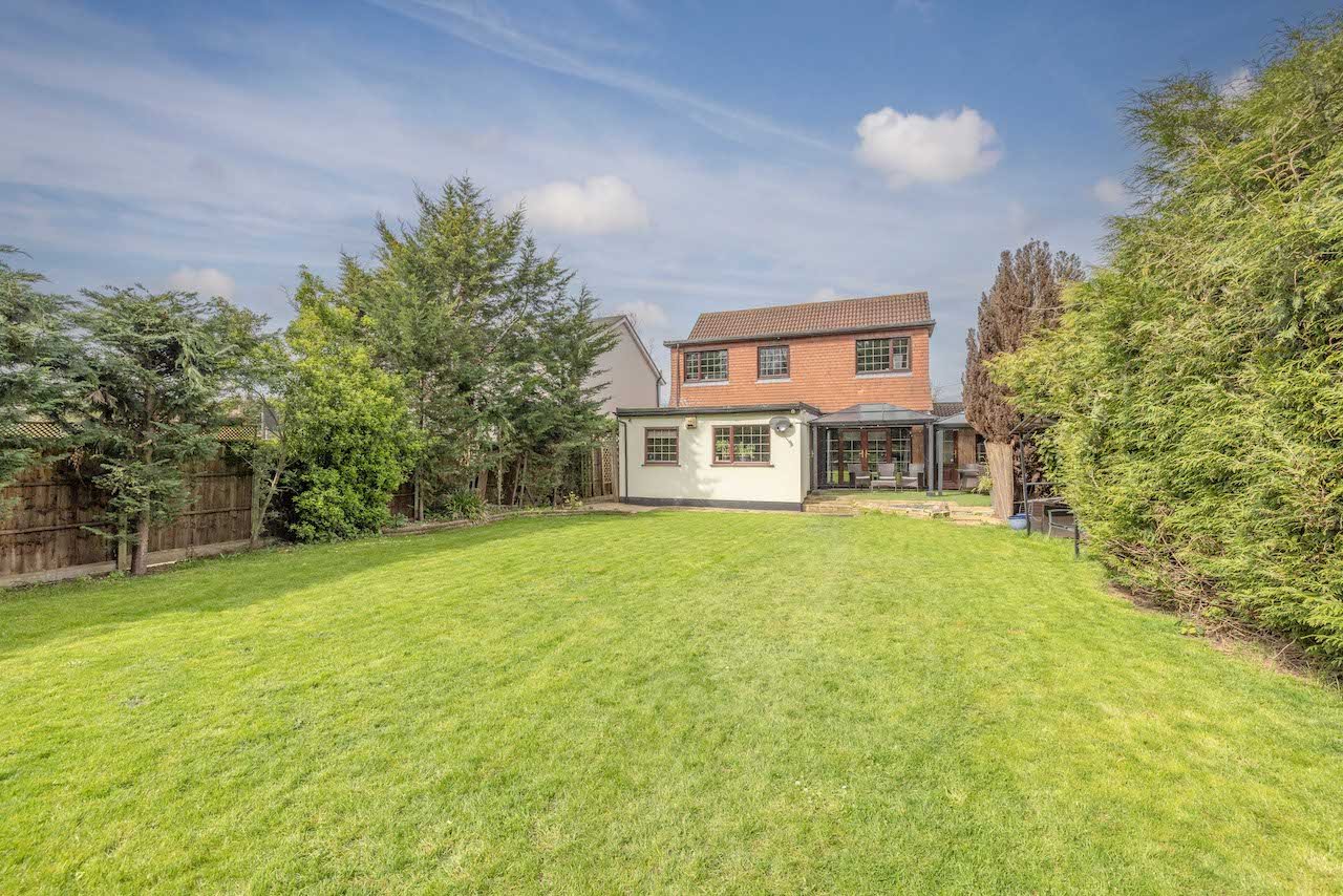 4 bed detached house for sale in Acacia Avenue, Wraysbury  - Property Image 16