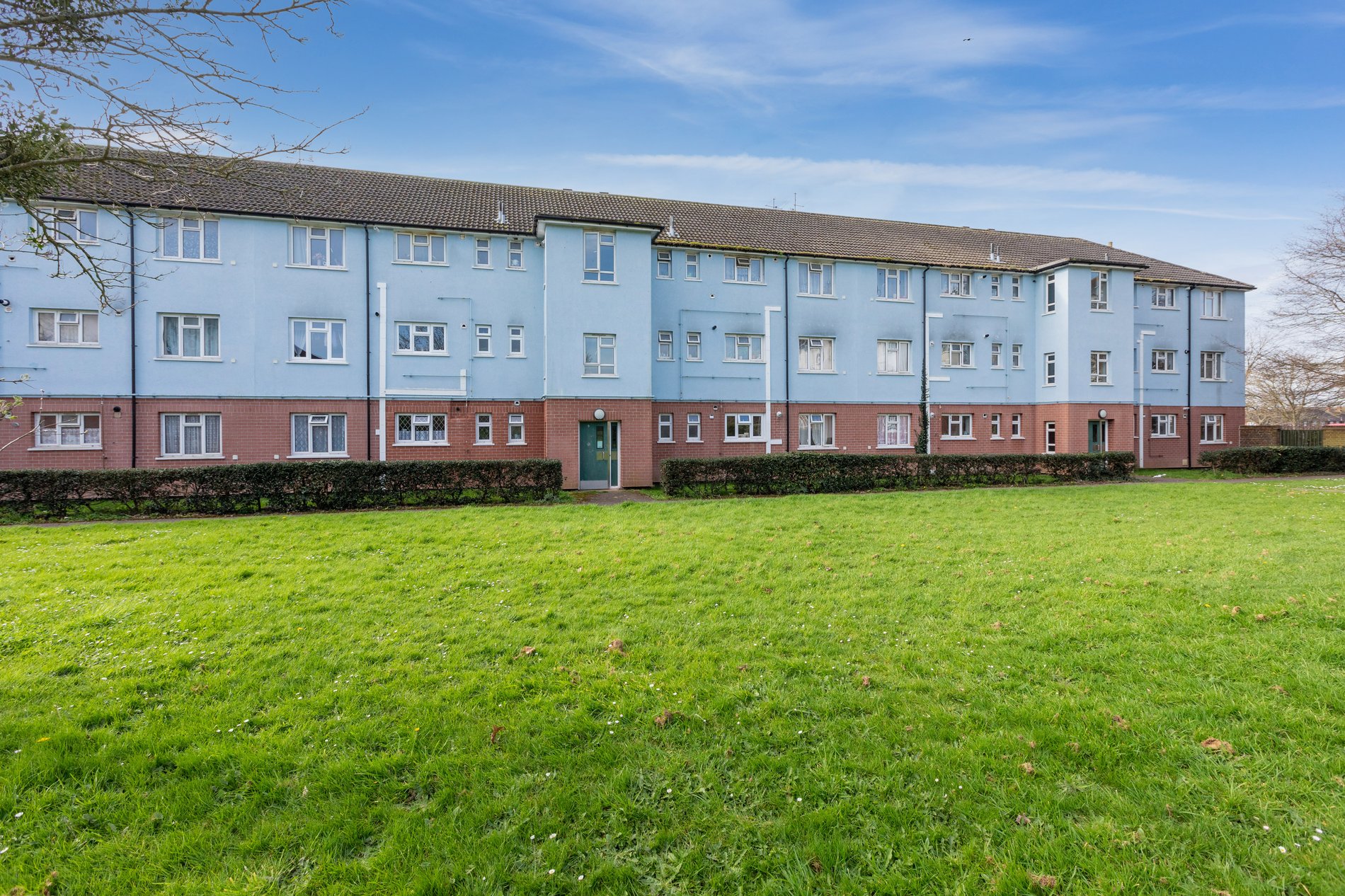 3 bed flat for sale in Reddington Drive, Langley - Property Image 1