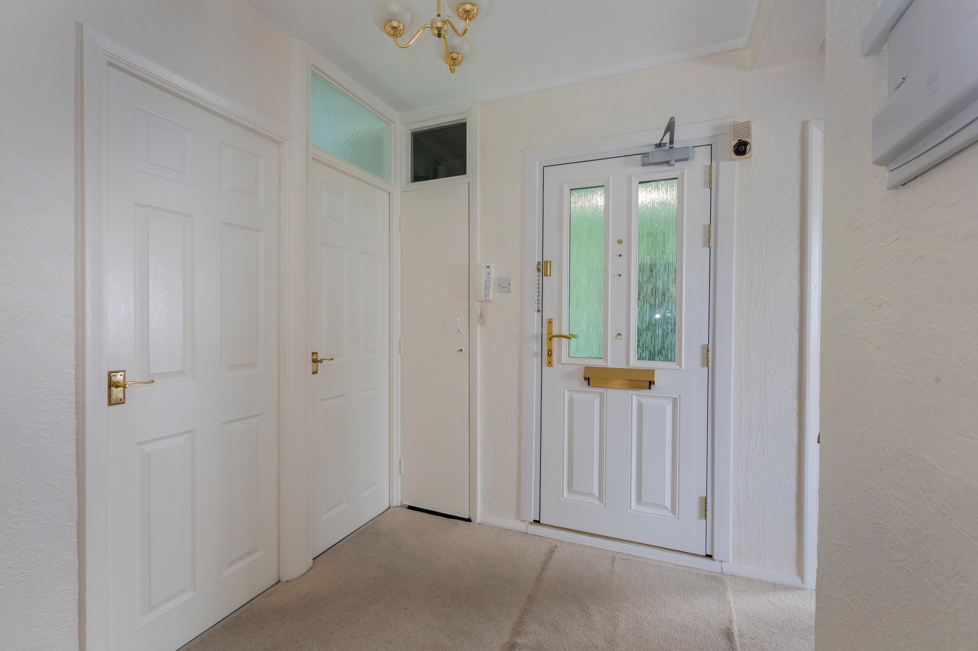 3 bed flat for sale in Reddington Drive, Langley  - Property Image 12