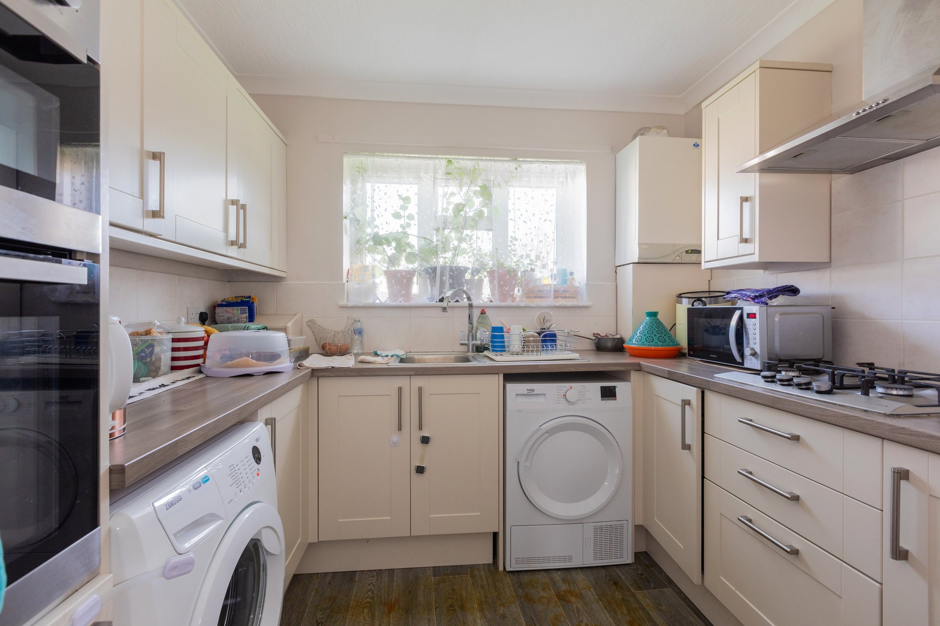 3 bed flat for sale in Reddington Drive, Langley  - Property Image 3