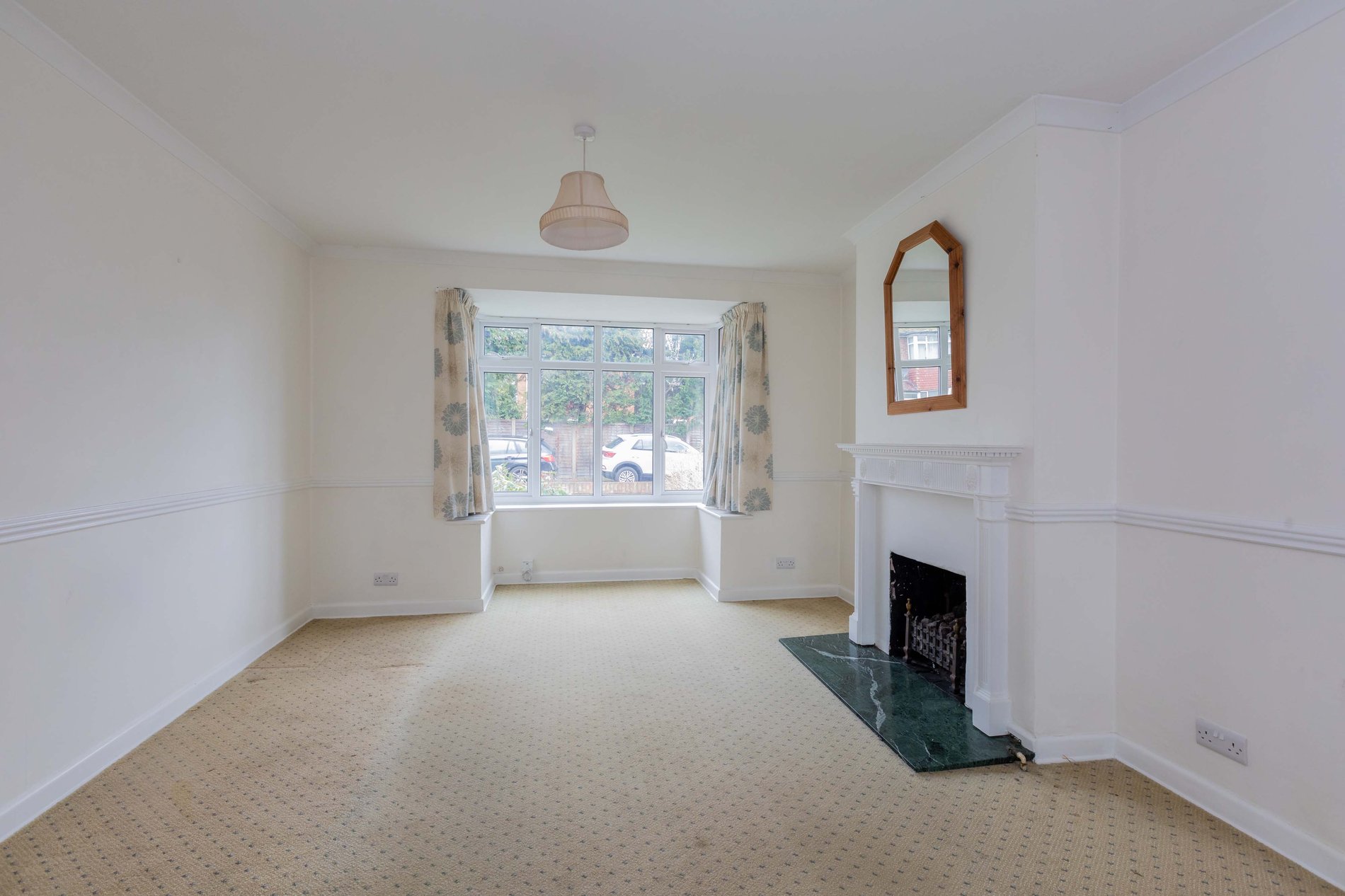 3 bed semi-detached house for sale in Coopers Row, Iver Heath  - Property Image 3