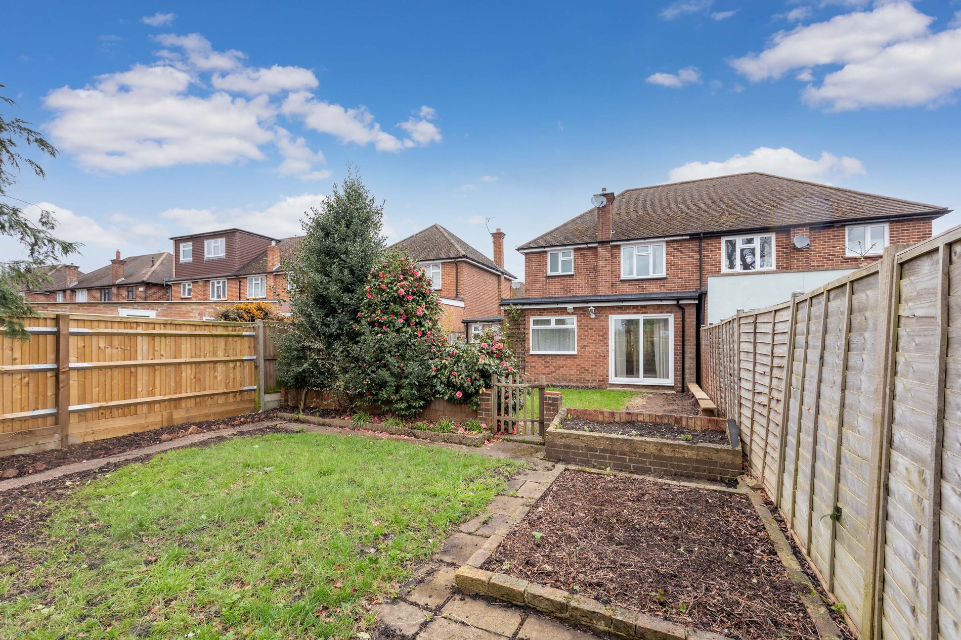 3 bed semi-detached house for sale in Coopers Row, Iver Heath  - Property Image 2