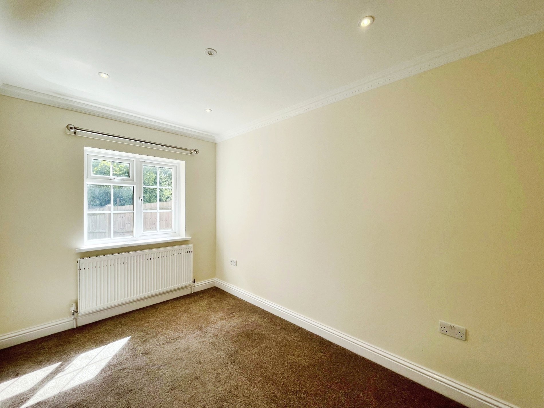 4 bed detached house to rent in Lent Rise Road, Burnham  - Property Image 10