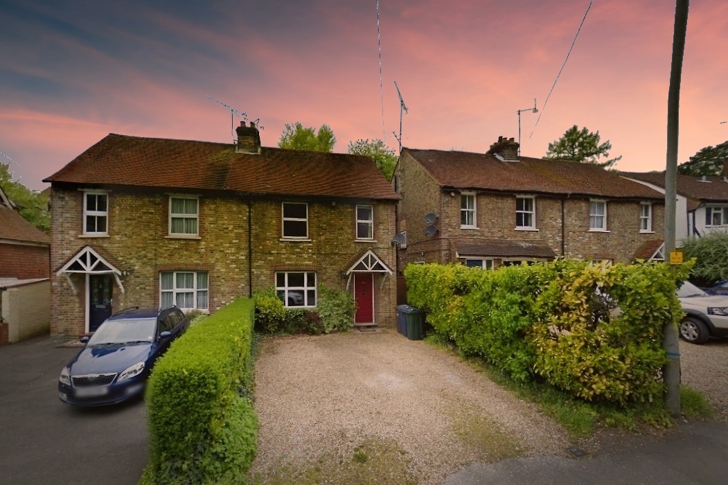 3 bed semi-detached house to rent in Station Road, Amersham - Property Image 1
