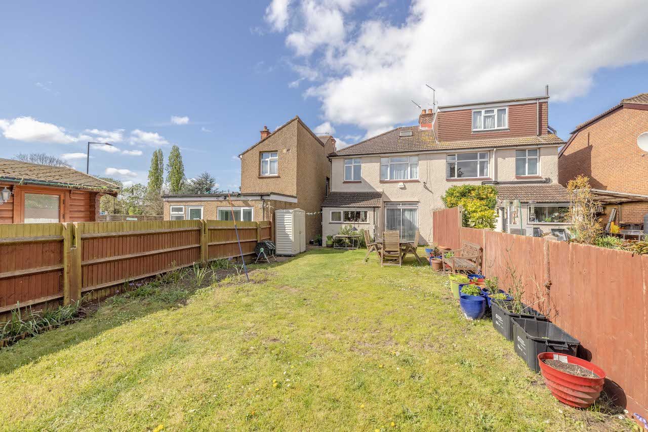 3 bed semi-detached house for sale in St Laurence Way, Slough  - Property Image 13