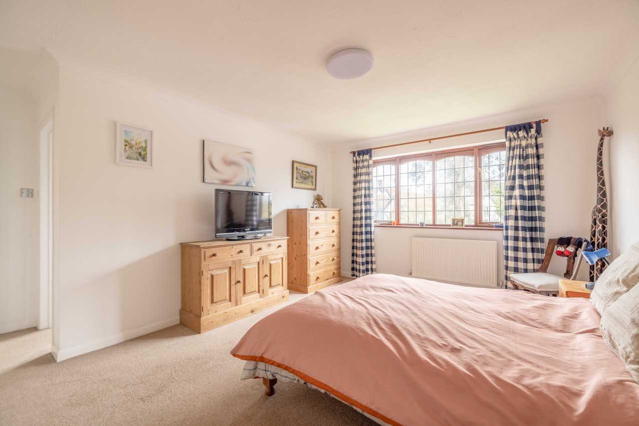 4 bed detached house for sale in Sycamore Close, Maidenhead  - Property Image 18