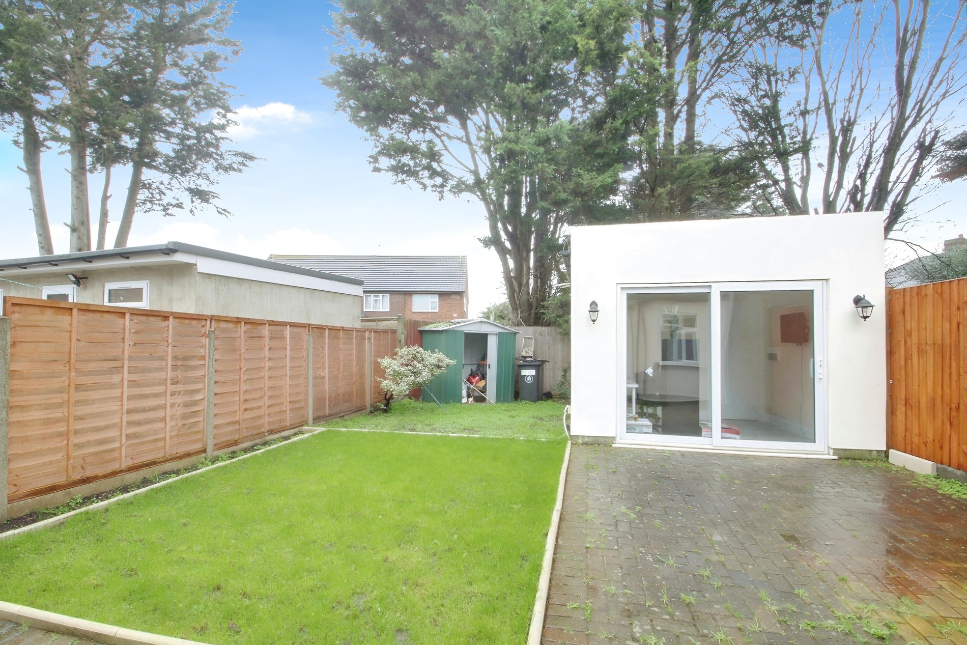 To rent in Willow Tree Close, Hayes  - Property Image 6