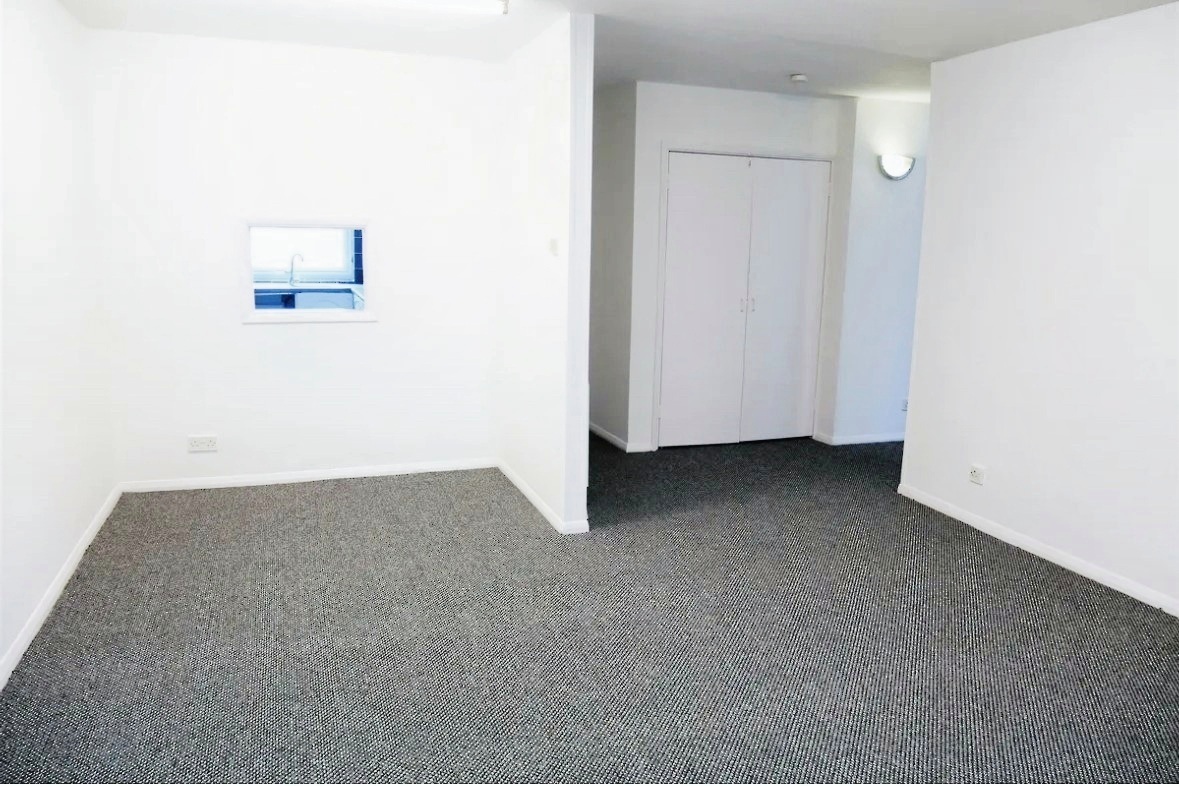 2 bed flat to rent in Falling Lane, West Drayton  - Property Image 7