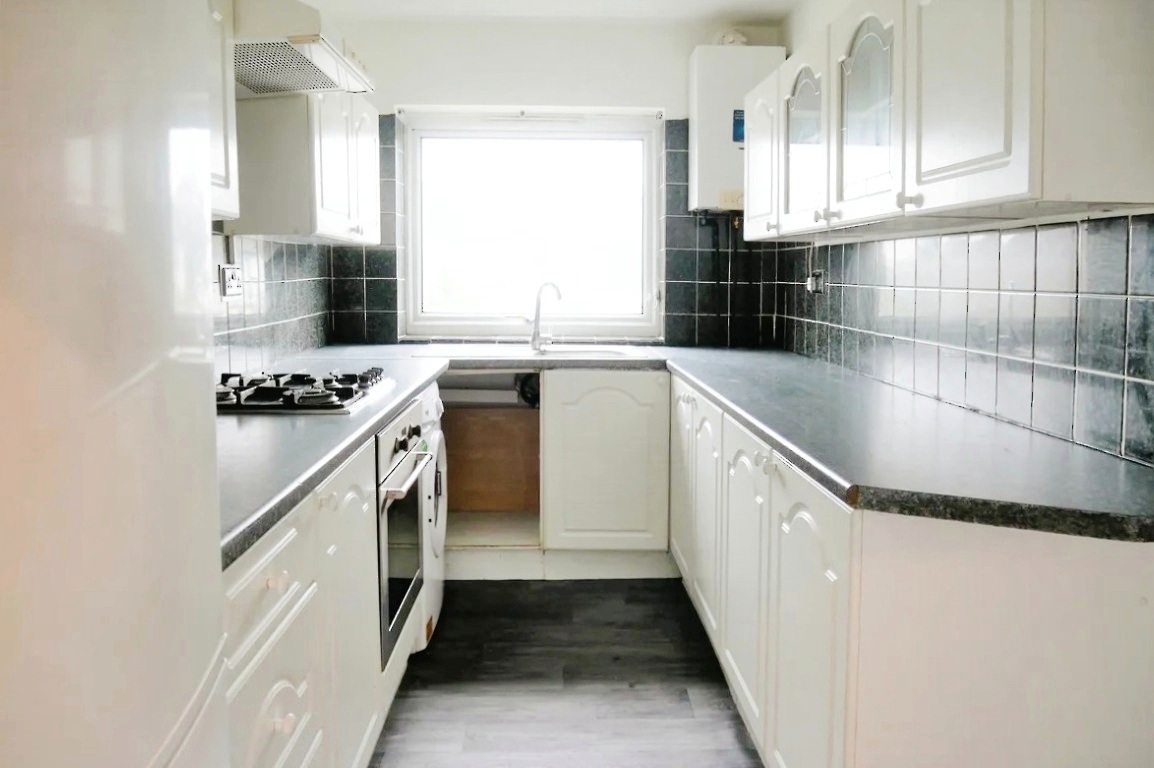 2 bed flat to rent in Falling Lane, West Drayton  - Property Image 9