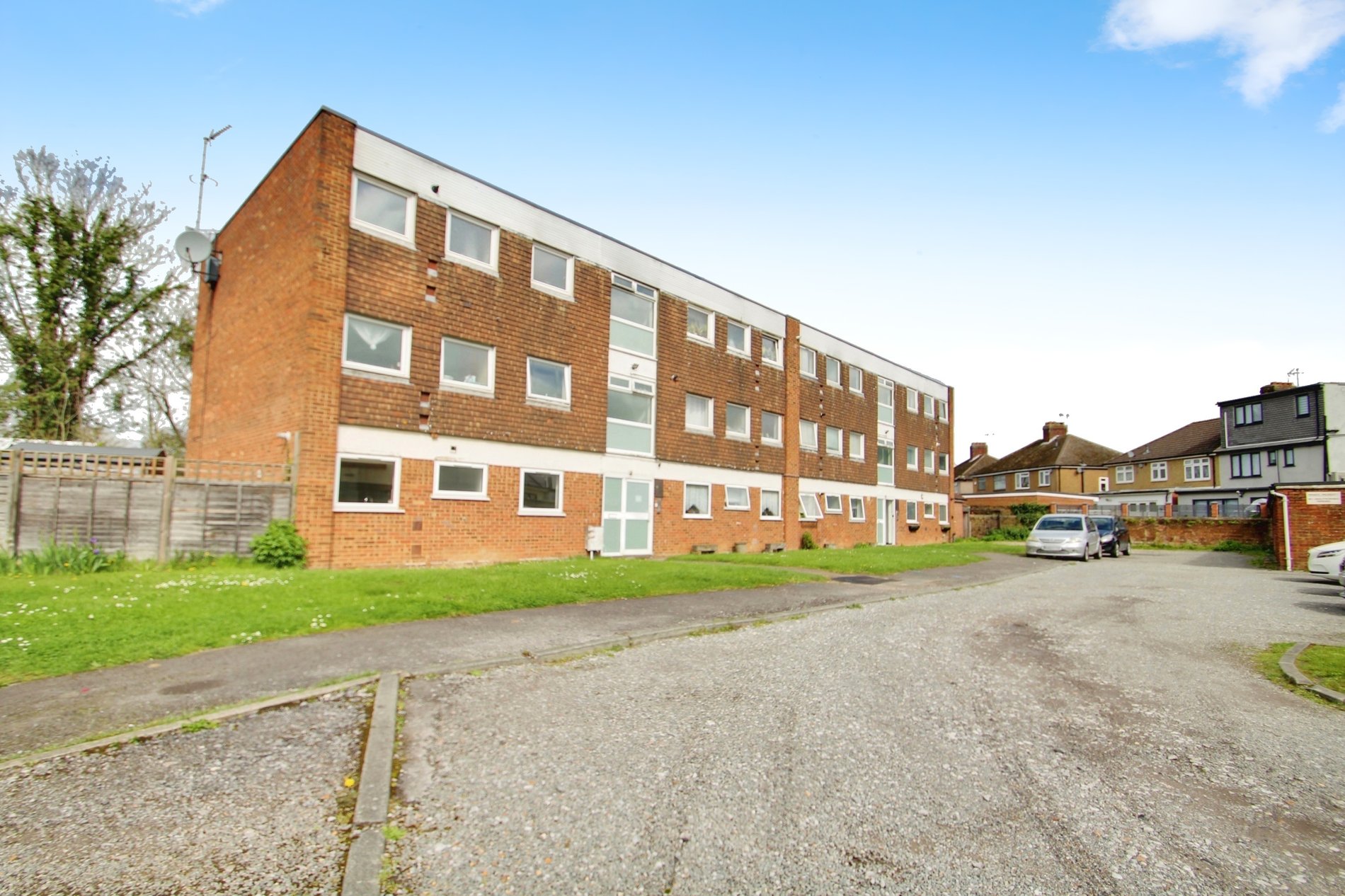 2 bed flat to rent in Falling Lane, West Drayton  - Property Image 8
