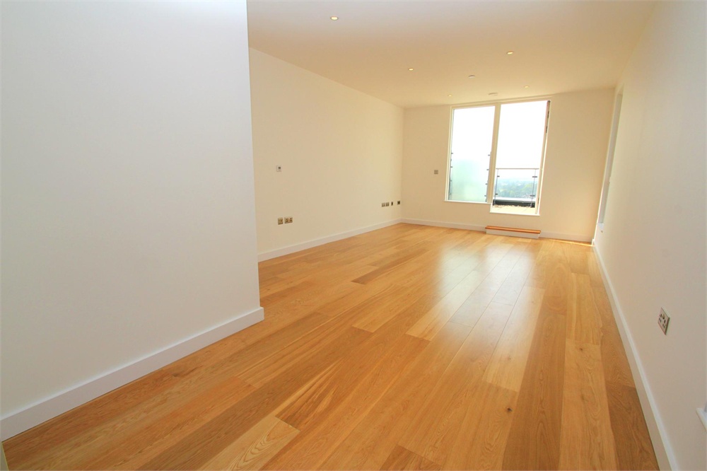 2 bed flat to rent in Railway Terrace, Slough  - Property Image 2
