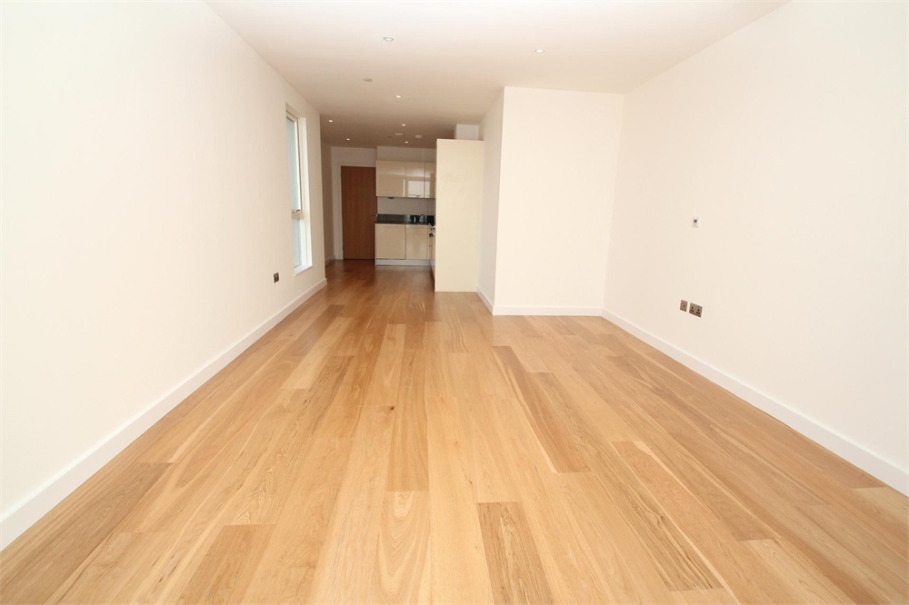 2 bed flat to rent in Railway Terrace, Slough  - Property Image 4