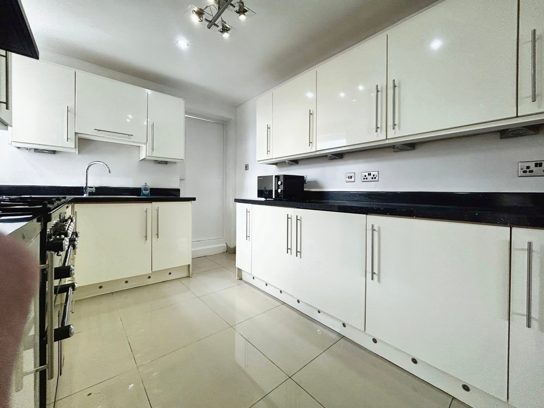 3 bed terraced house to rent in Humber Way, Langley  - Property Image 4
