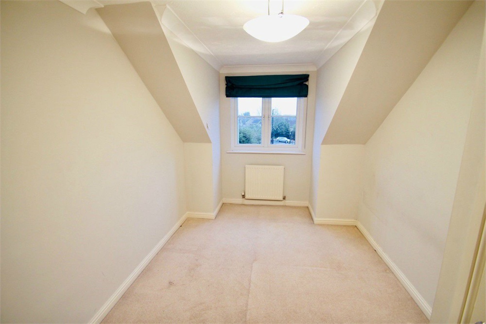 2 bed flat to rent in Windsor Lane, Burnham  - Property Image 8