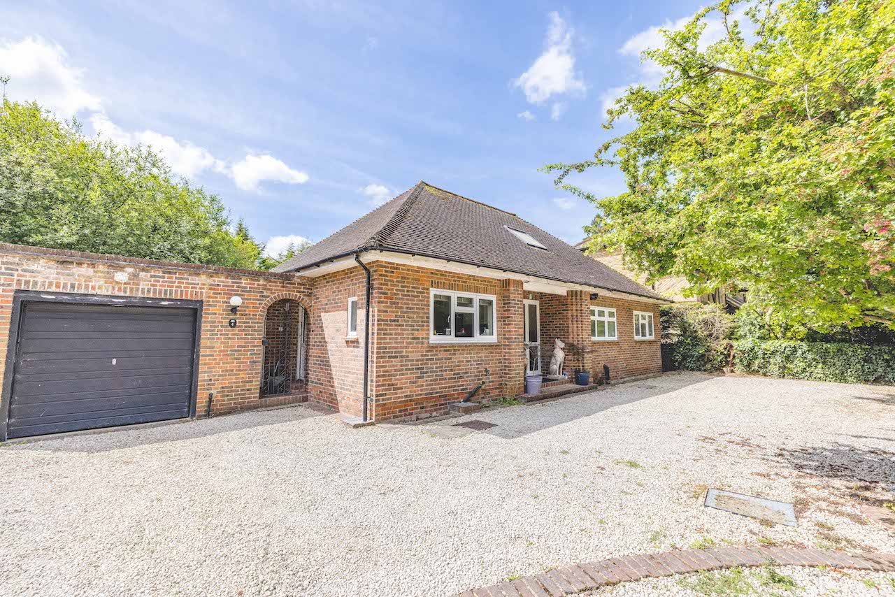 4 bed detached house for sale in The Drive, Datchet  - Property Image 20