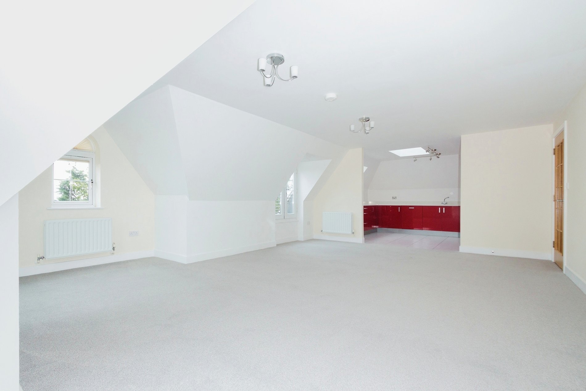 2 bed flat to rent in High Street, Iver  - Property Image 2
