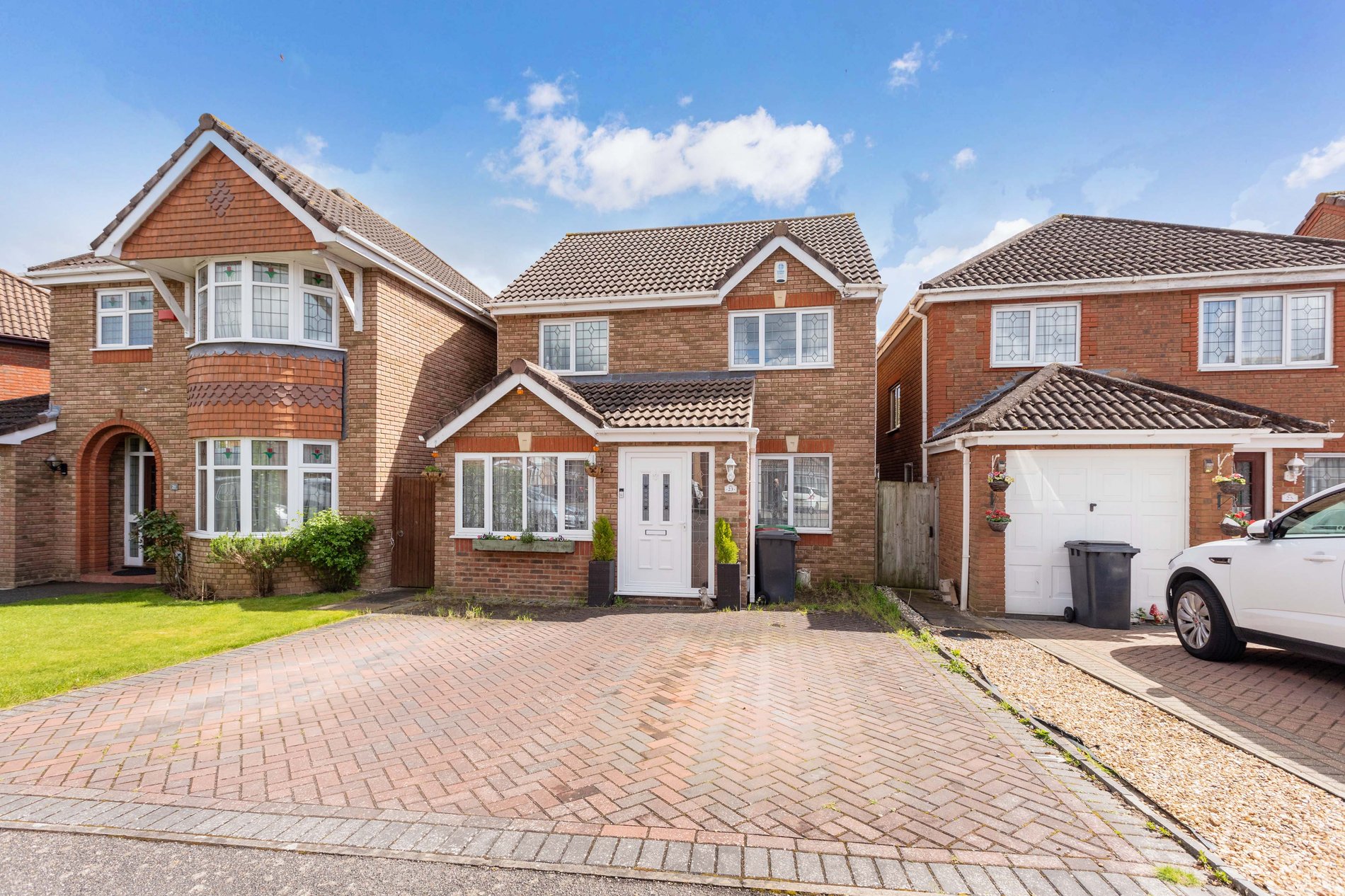 4 bed detached house for sale in Deverills Way, Langley - Property Image 1