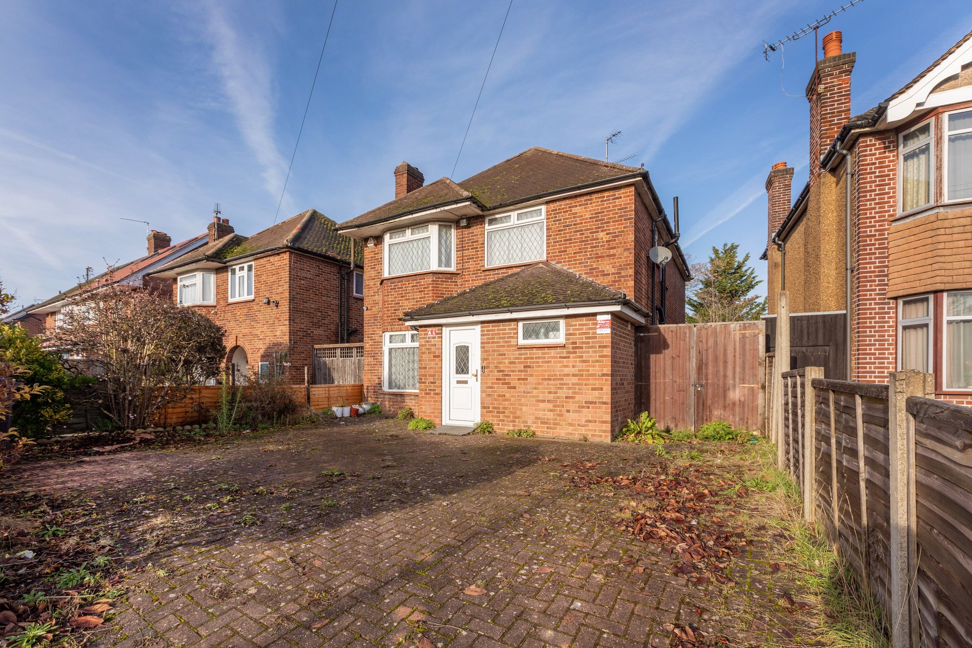 3 bed detached house for sale in Upton Court Road, Langley, SL3 (ref:  588094)