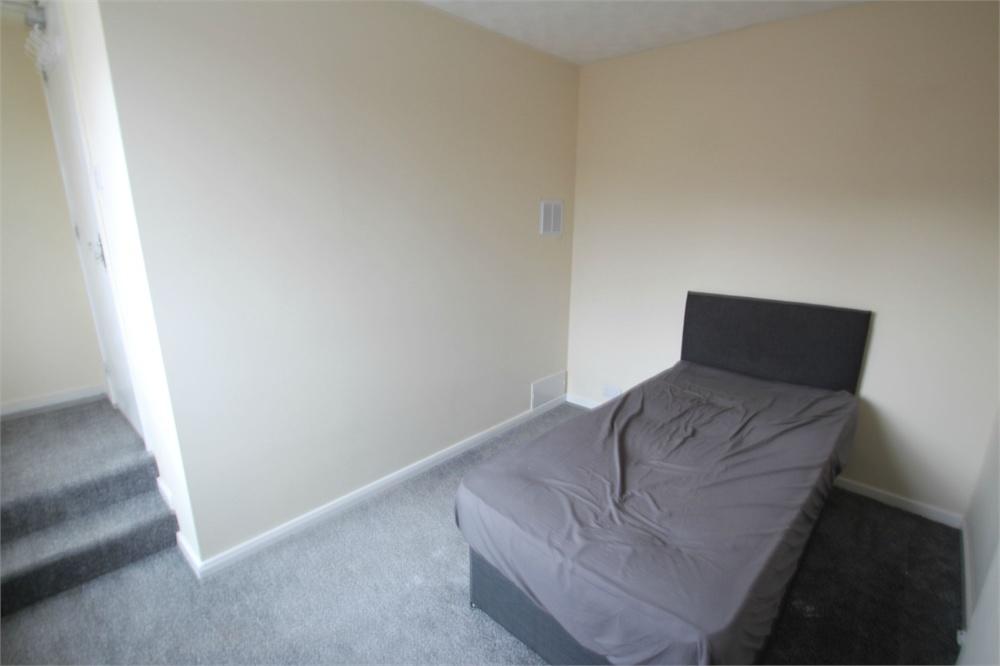 Apartment to rent in Bathurst Walk, Richings Park, Buckinghamshire, Richings Park, SL0 
