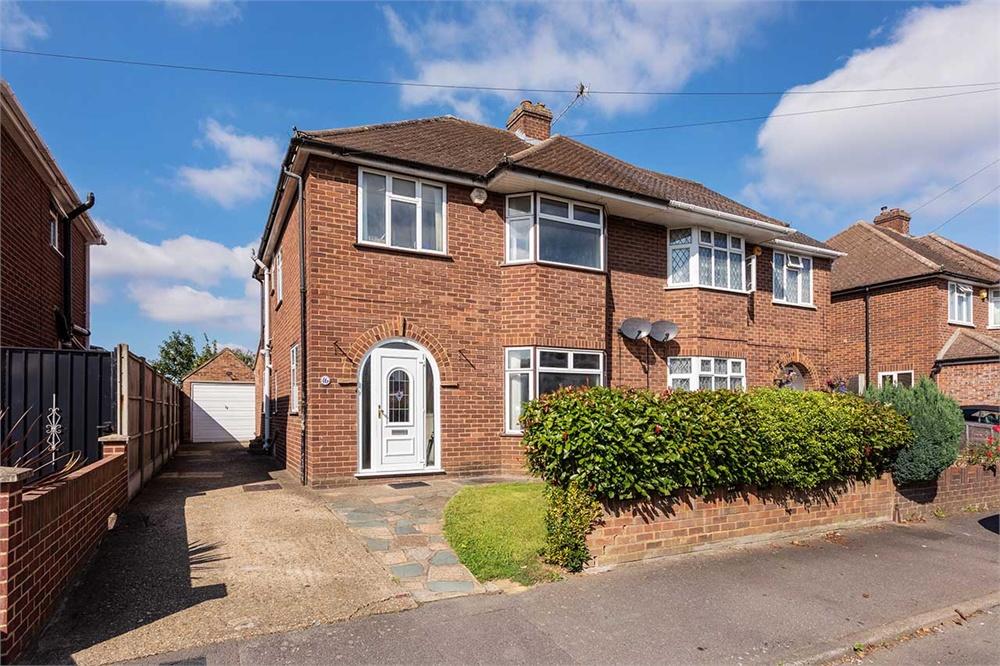 3 bed house for sale in Woodstock Avenue, Langley, Berkshire, Langley, SL3 