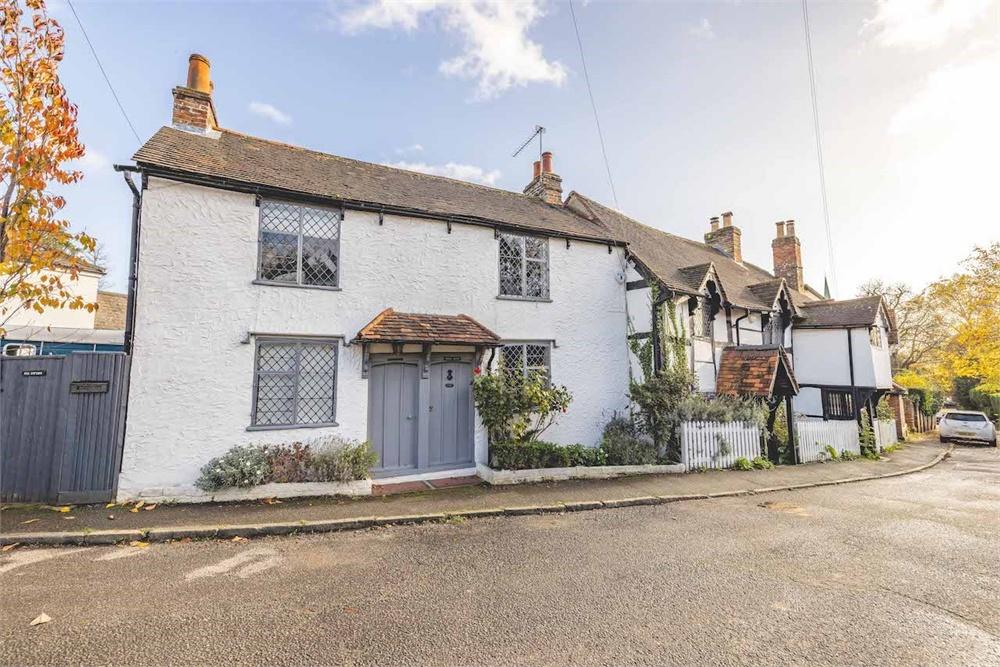 3 bed house for sale in High Street, Taplow, Buckinghamshire, Taplow, SL6 