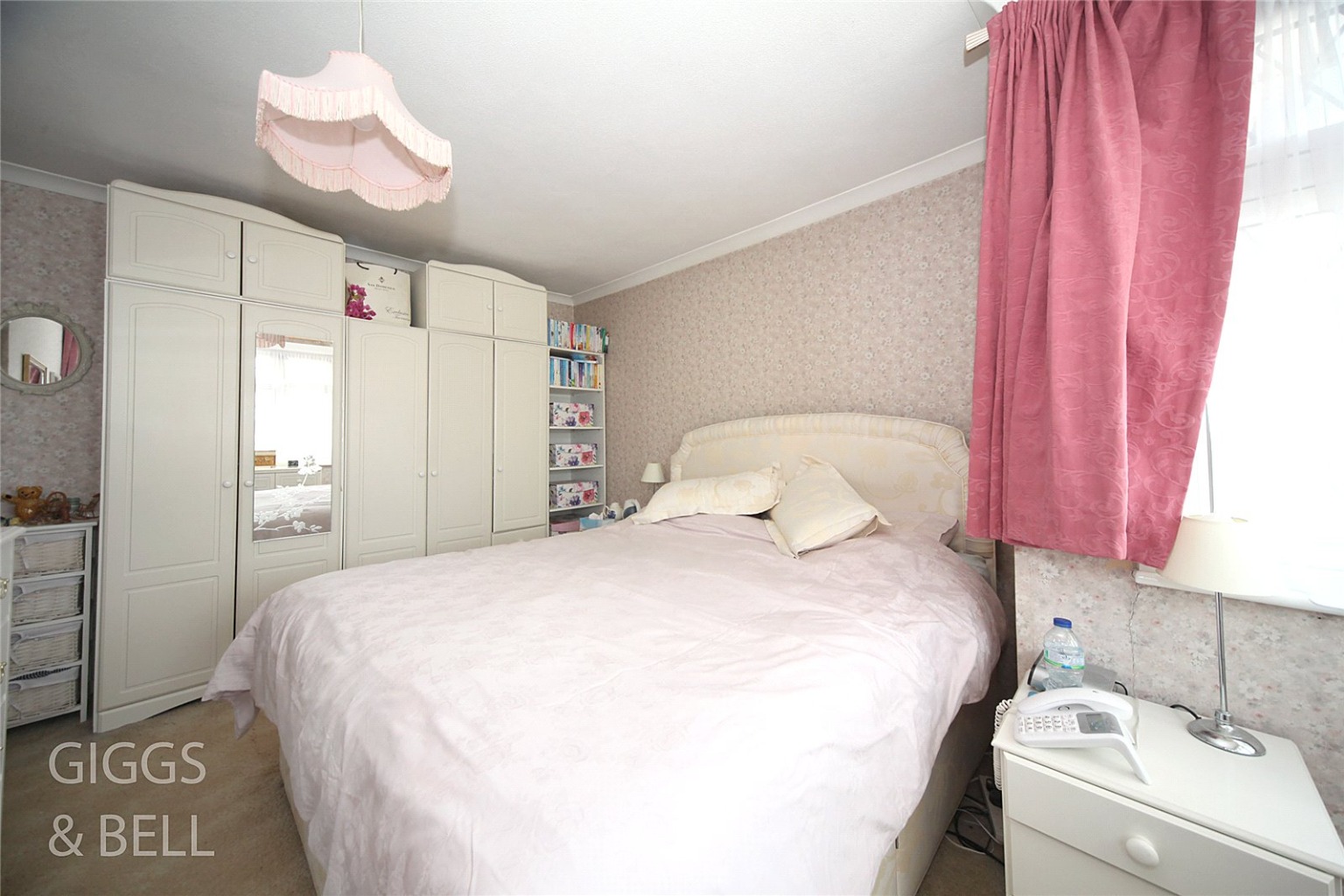 3 bed detached house for sale in Graham Gardens, Luton  - Property Image 14