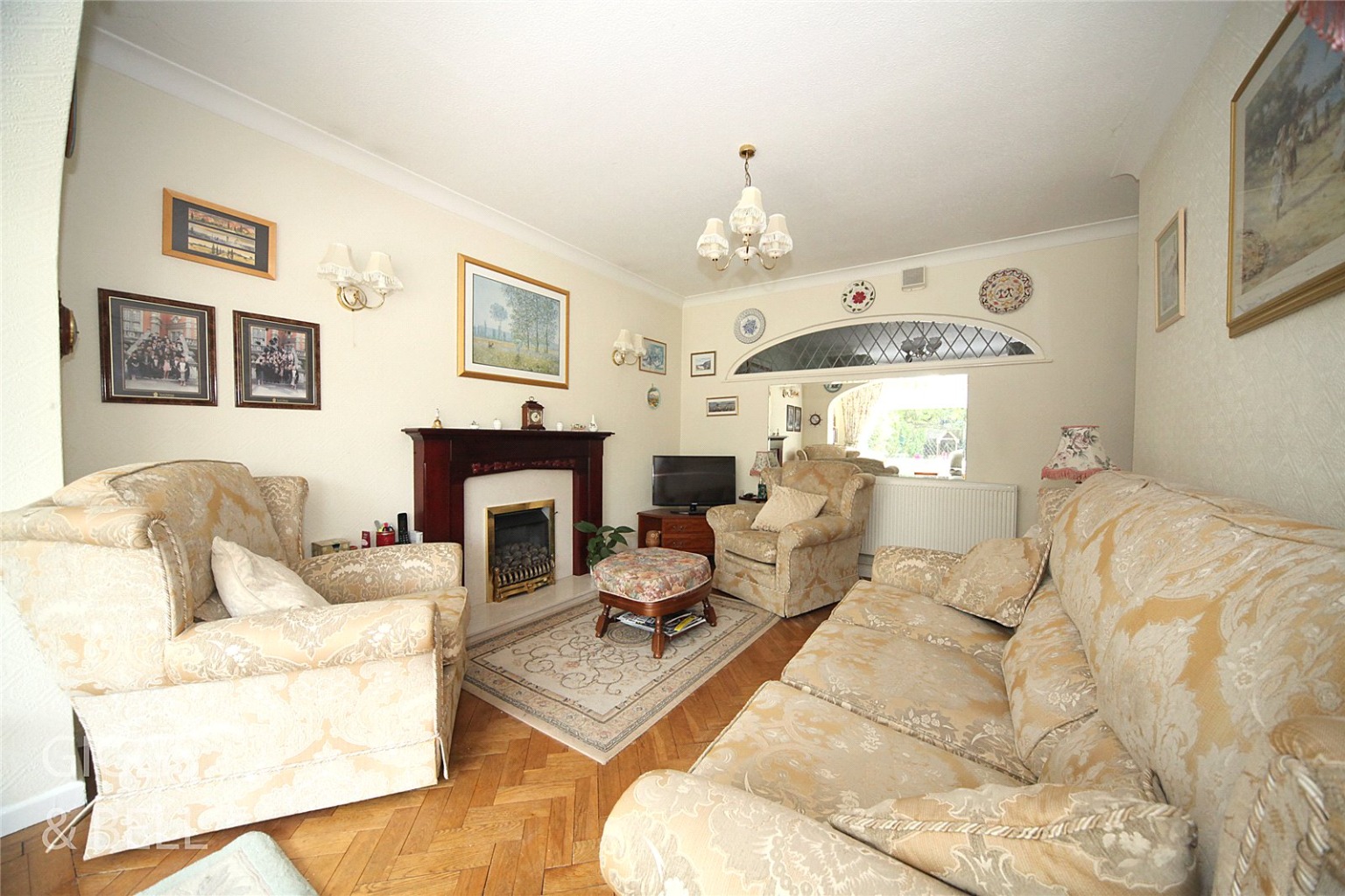 3 bed detached house for sale in Graham Gardens, Luton  - Property Image 4