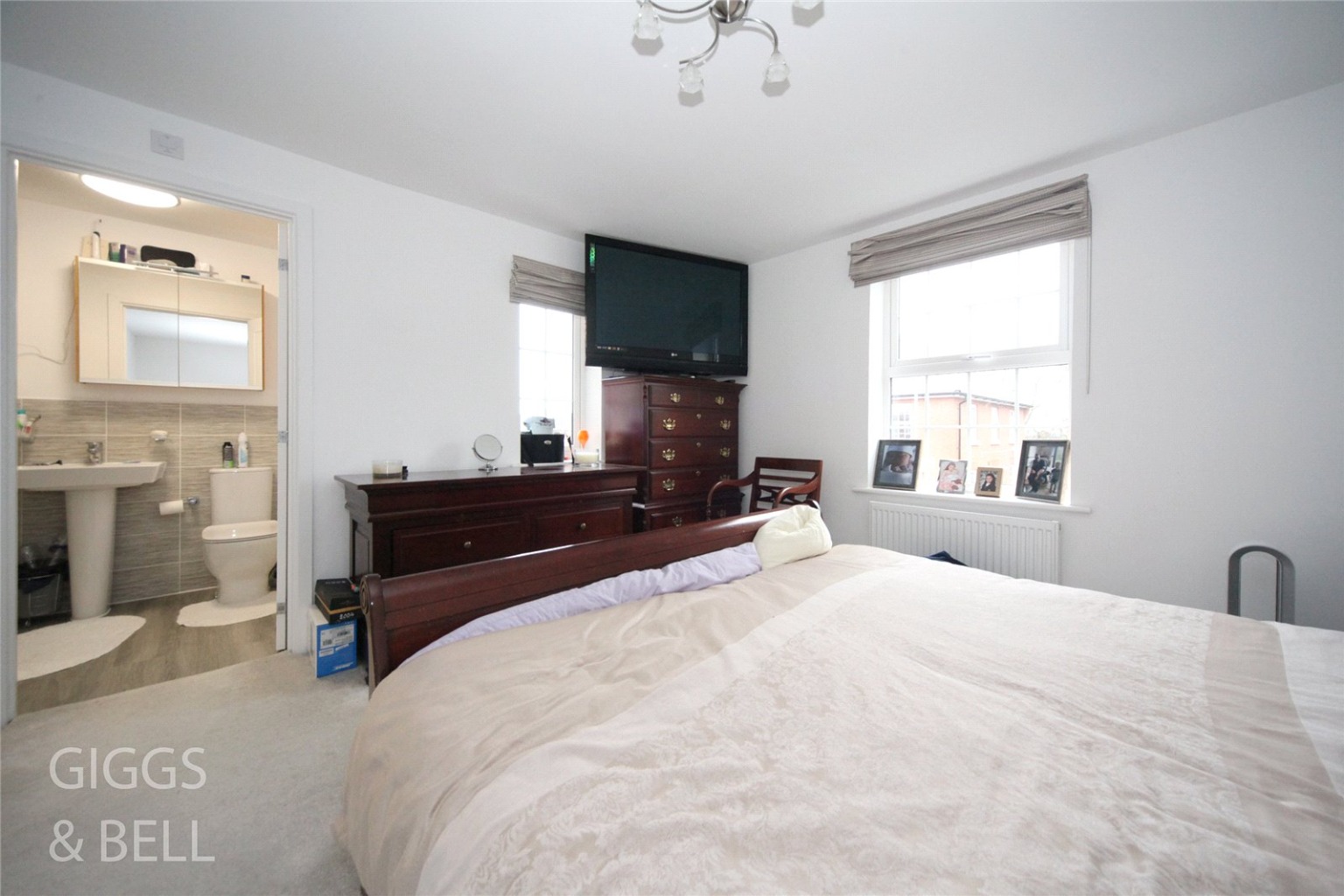 4 bed detached house for sale in Clinton Avenue, Luton  - Property Image 9