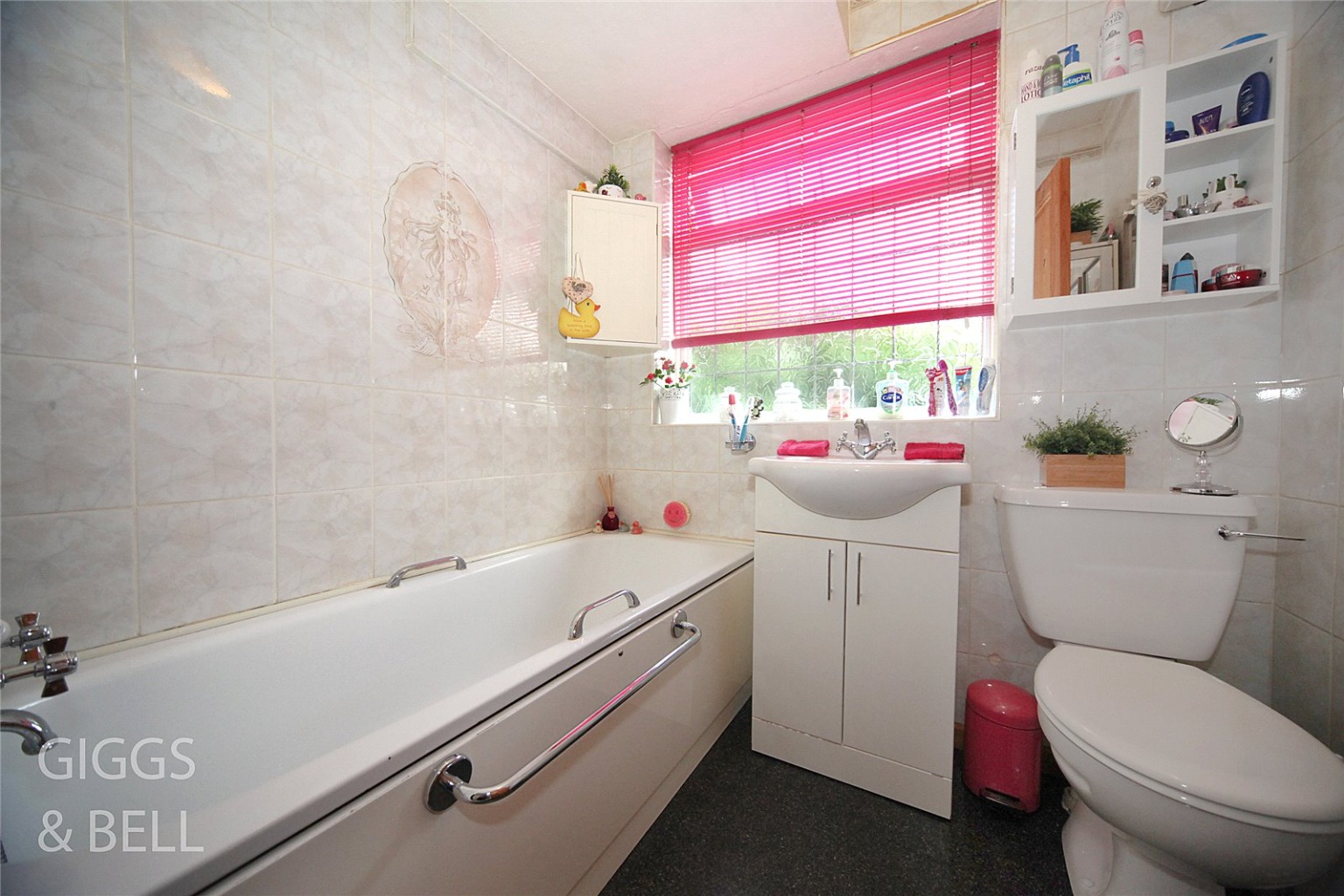 3 bed semi-detached house for sale in Forrest Crescent, Luton  - Property Image 7