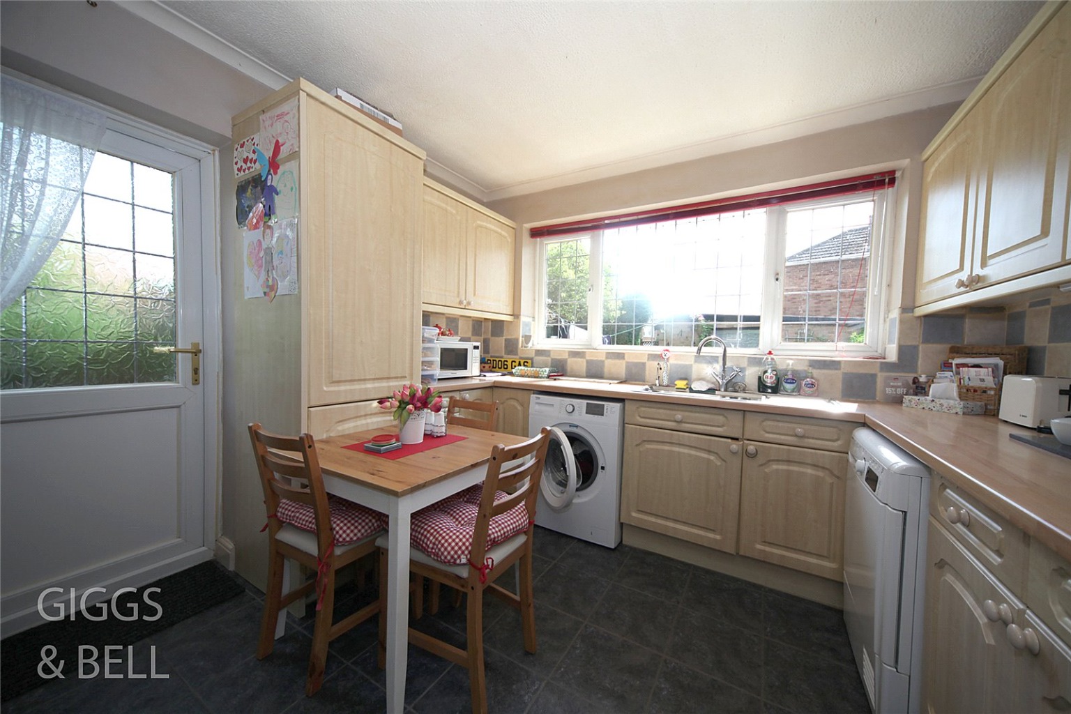 3 bed semi-detached house for sale in Forrest Crescent, Luton 4