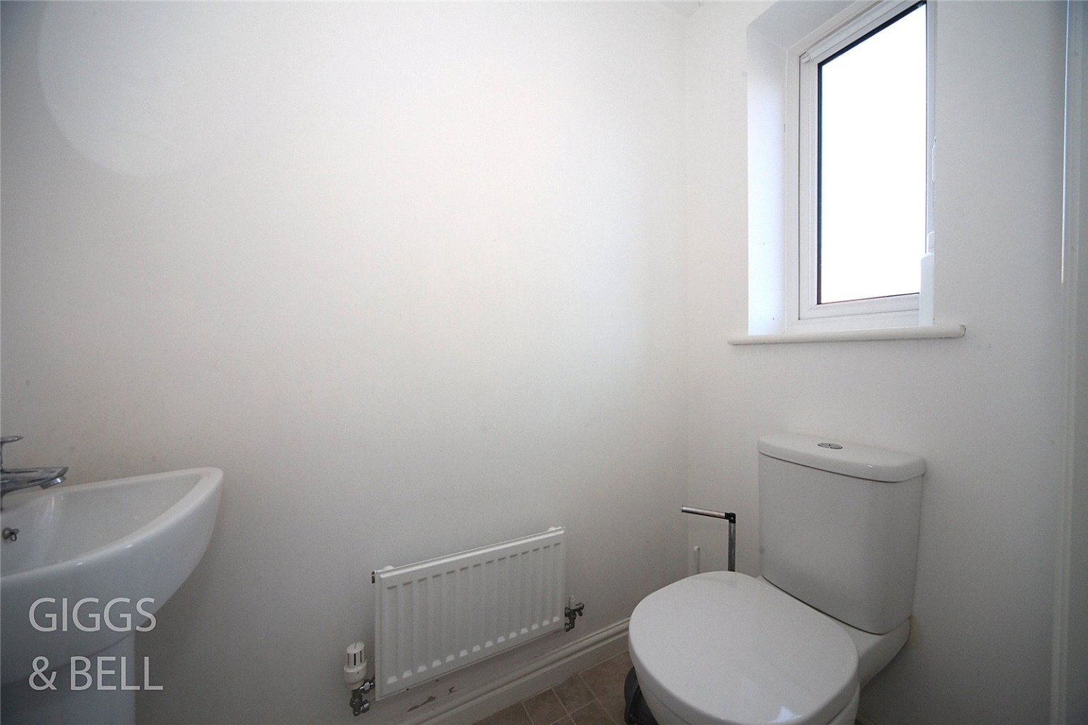 3 bed end of terrace house for sale in Guardian Way, Luton 6