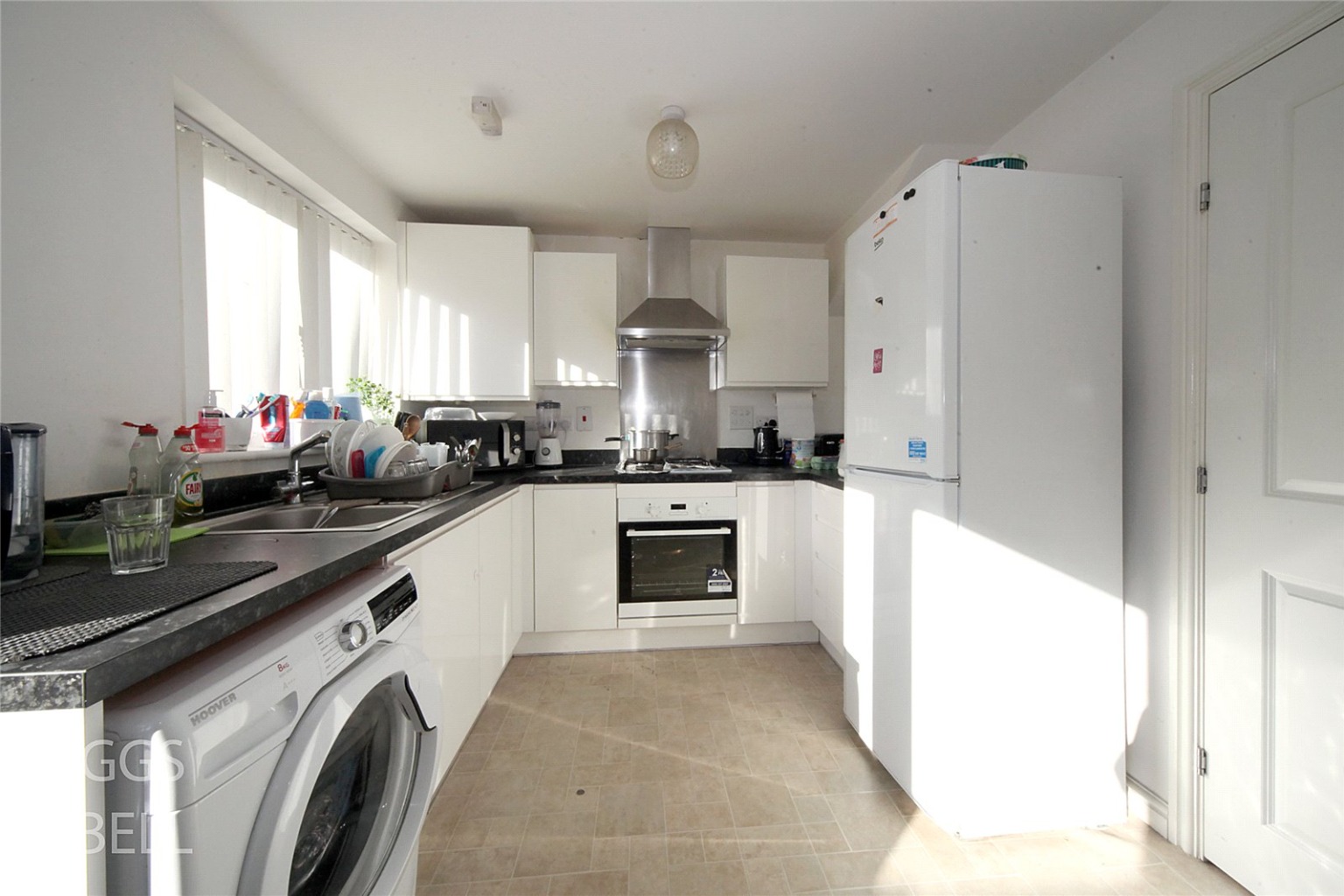 3 bed end of terrace house for sale in Guardian Way, Luton  - Property Image 5