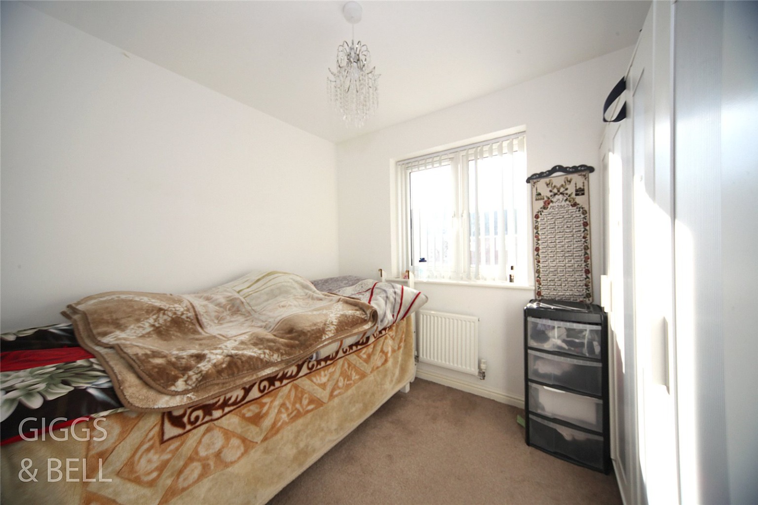 3 bed end of terrace house for sale in Guardian Way, Luton 8