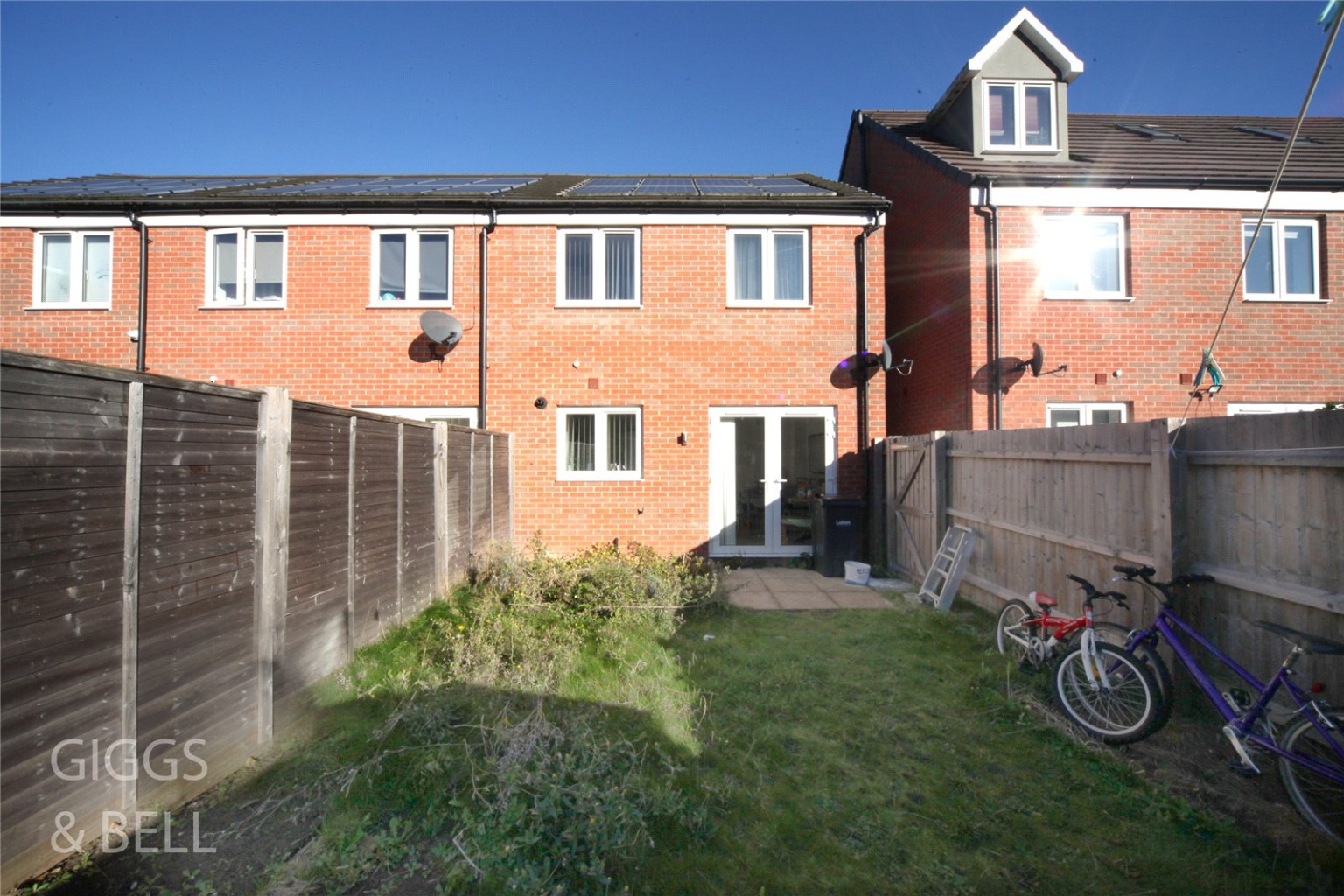 3 bed end of terrace house for sale in Guardian Way, Luton 12