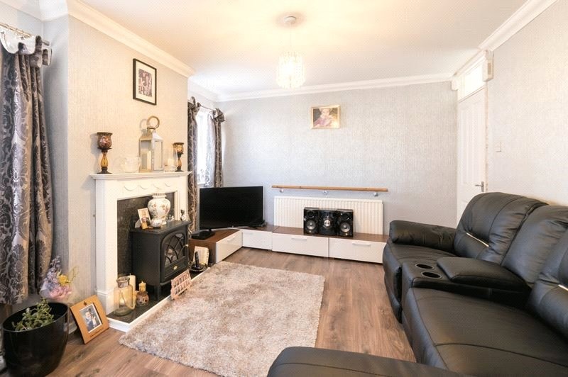 3 bed semi-detached house for sale in Hillary Crescent, Luton 3