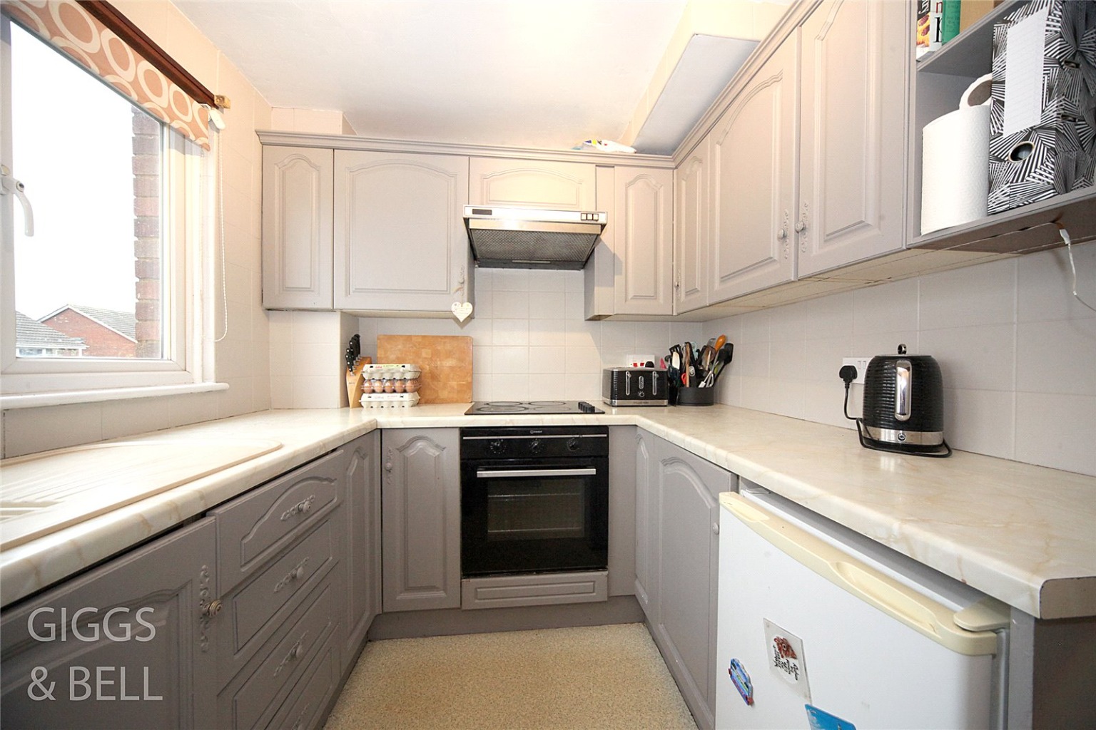 3 bed terraced house for sale in Brendon Avenue, Luton  - Property Image 6